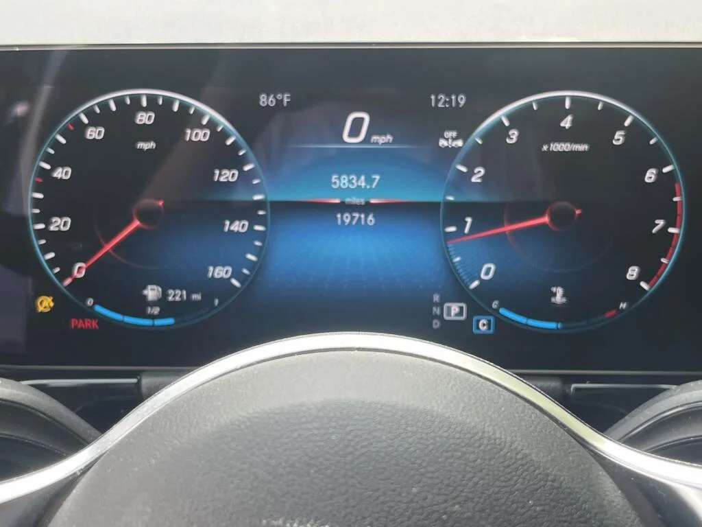 Certified Used 2023 Polar White Mercedes-Benz GLA 250 image 3