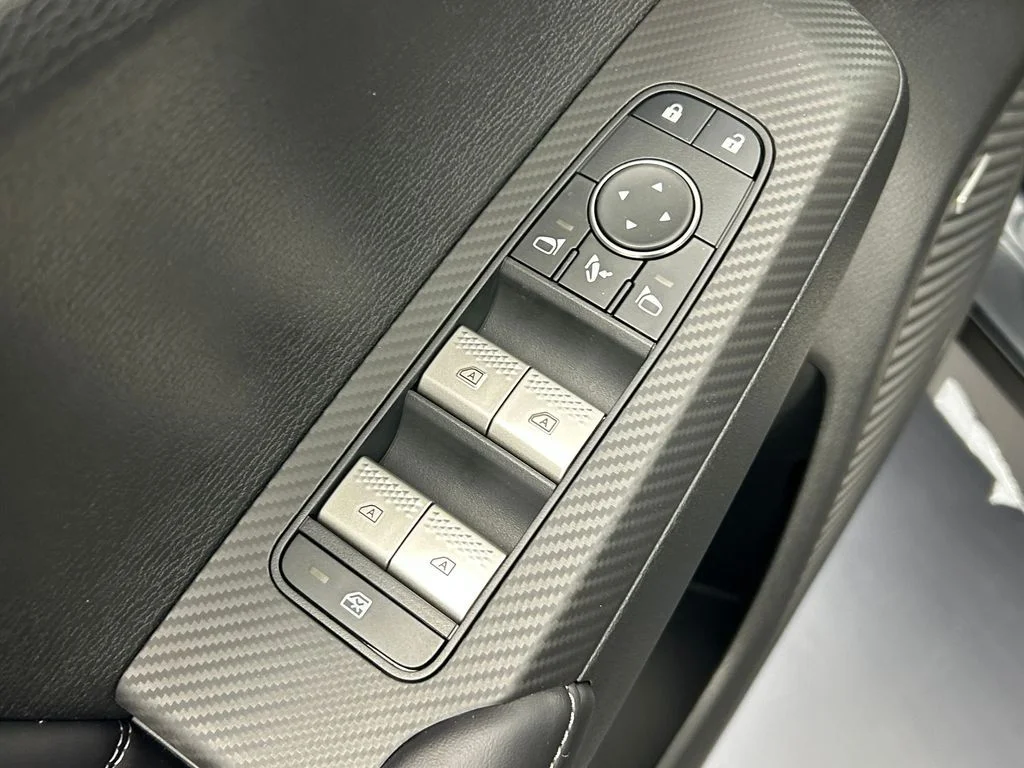 New 2026 Gray Mitsubishi SEL image 15