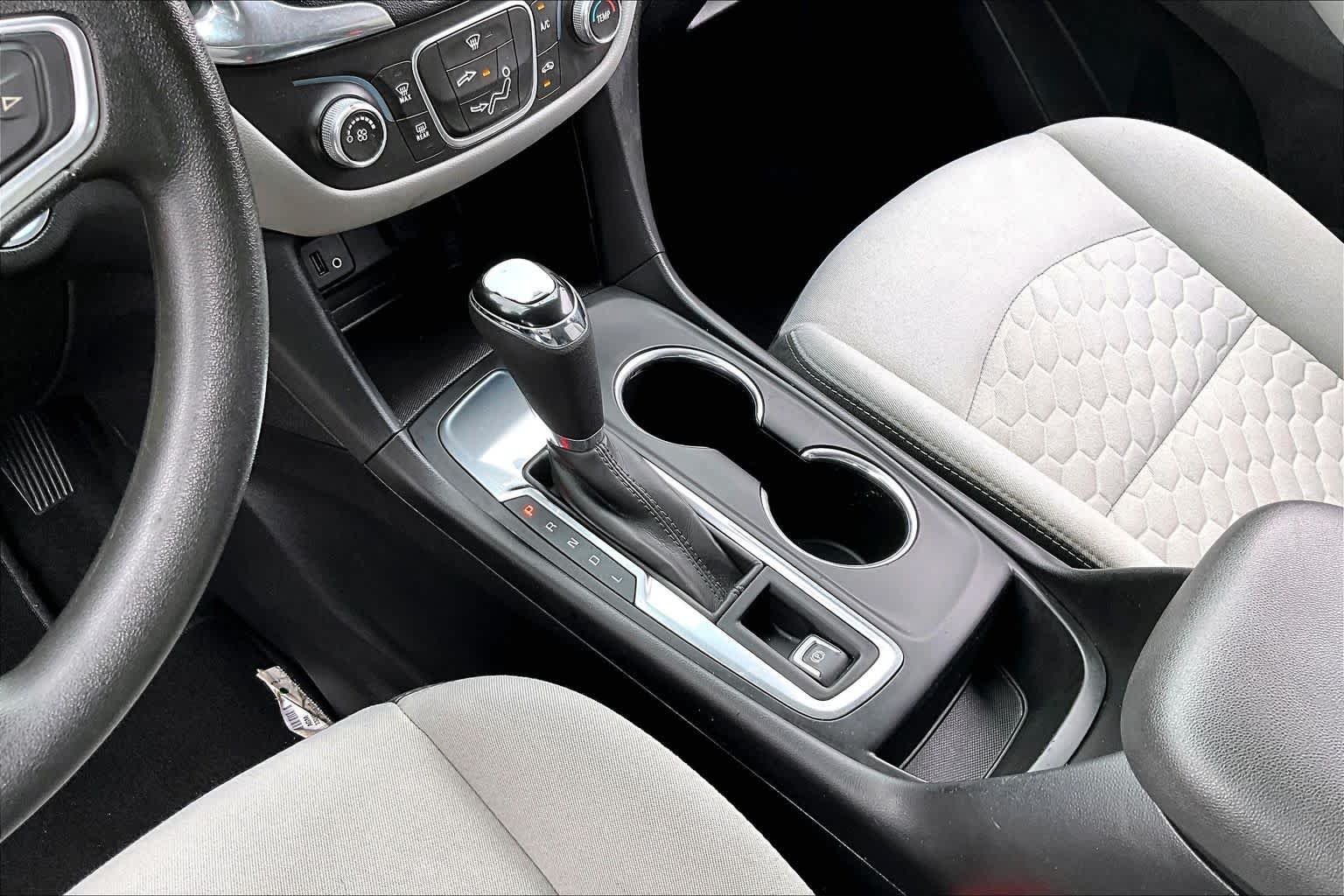 Used 2018 Silver Ice Metallic Chevrolet LS image 17