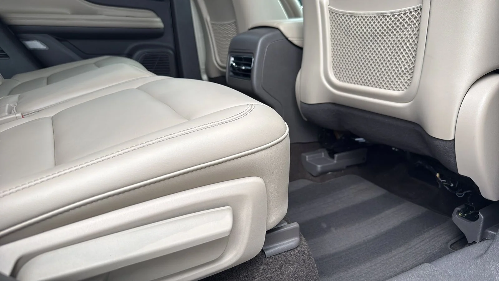 Used 2022 White Lincoln Standard image 26