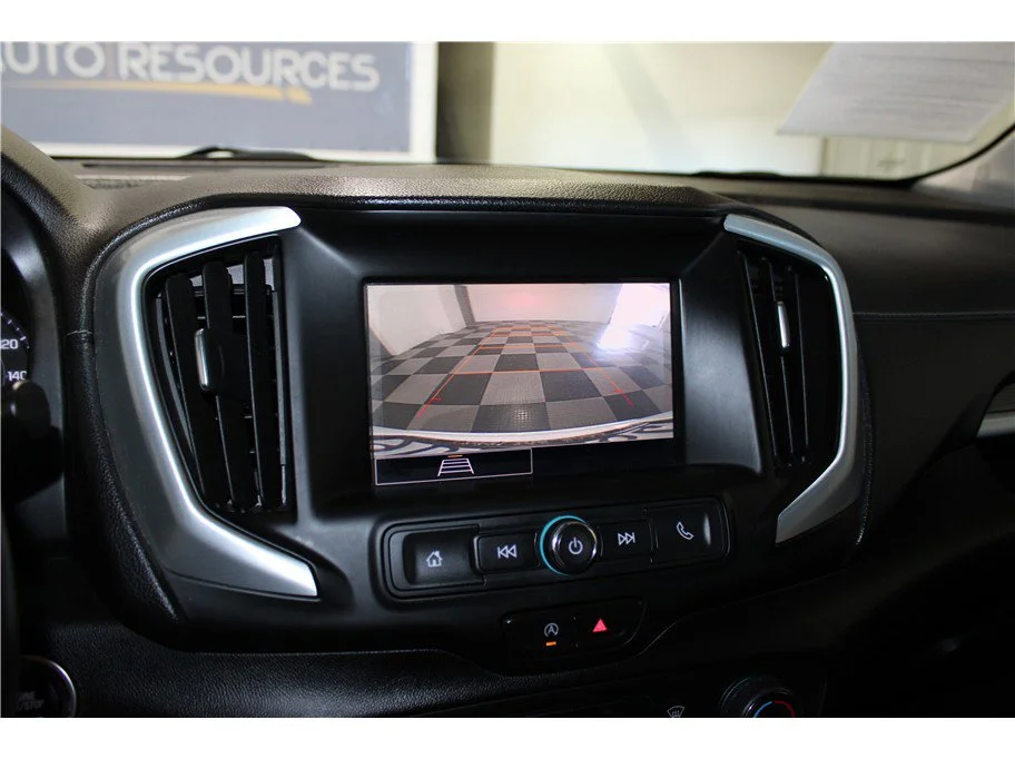 Used 2022 Summit White GMC SLE image 33