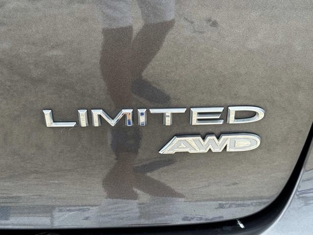 Used 2022 Gray Chrysler Limited image 20
