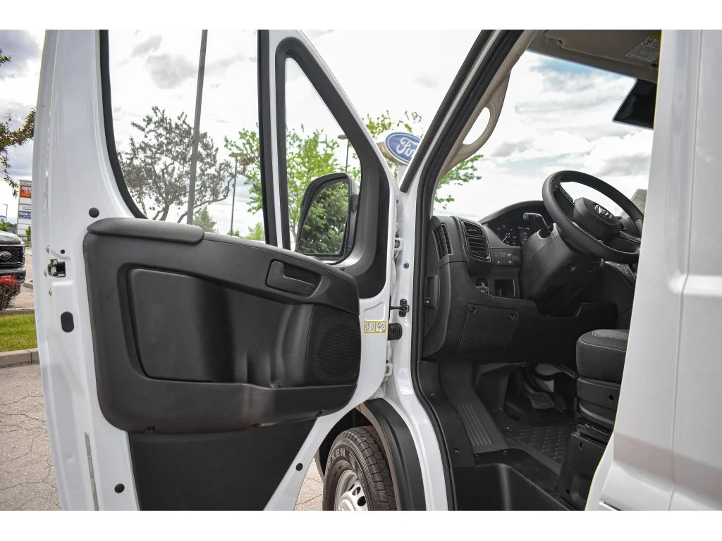 New 2025 Bright White Clear-Coat Exterior Paint RAM Tradesman image 11