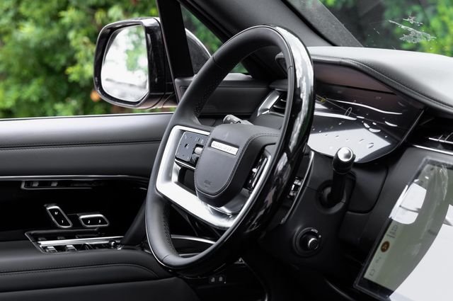 New 2026 Charente Grey Land Rover SE image 19