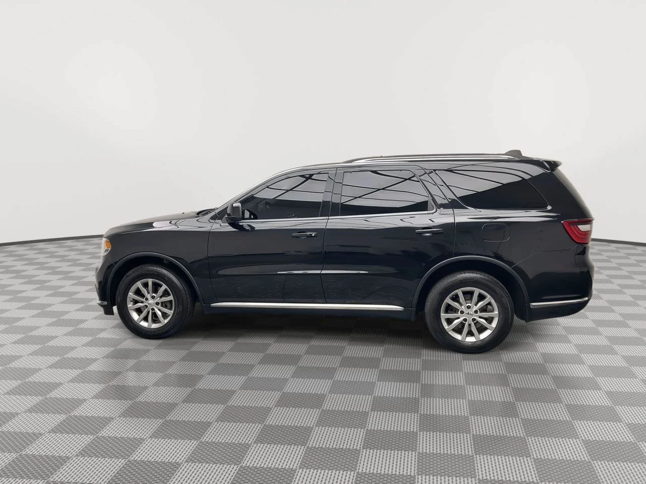 Used 2018 Black Dodge SXT AWD image 5