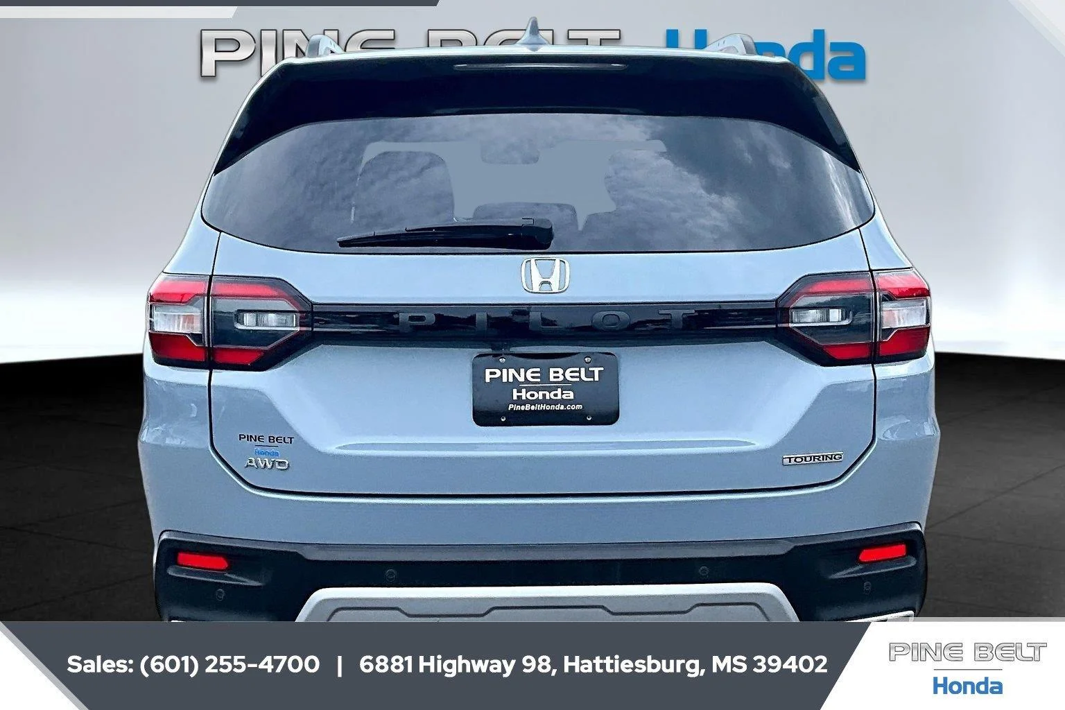 Used 2024 Sonic Gray Pearl Honda Touring image 4