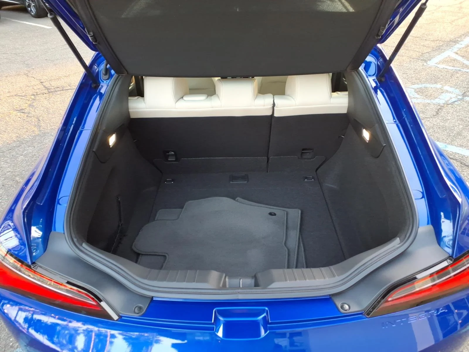 Certified Used 2025 Apex Blue Pearl  Acura A-SPEC image 15