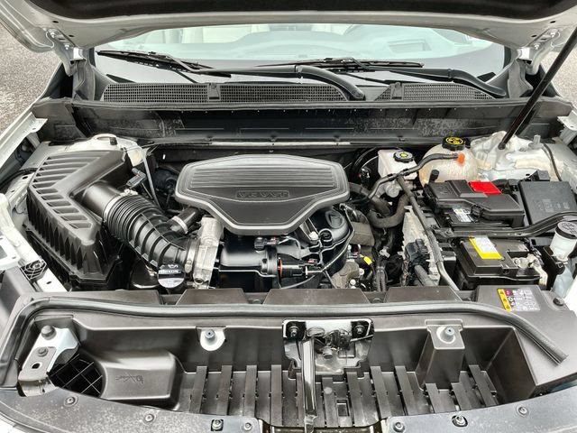 Used 2022 WHITE FROST TRICOAT GMC Denali image 19