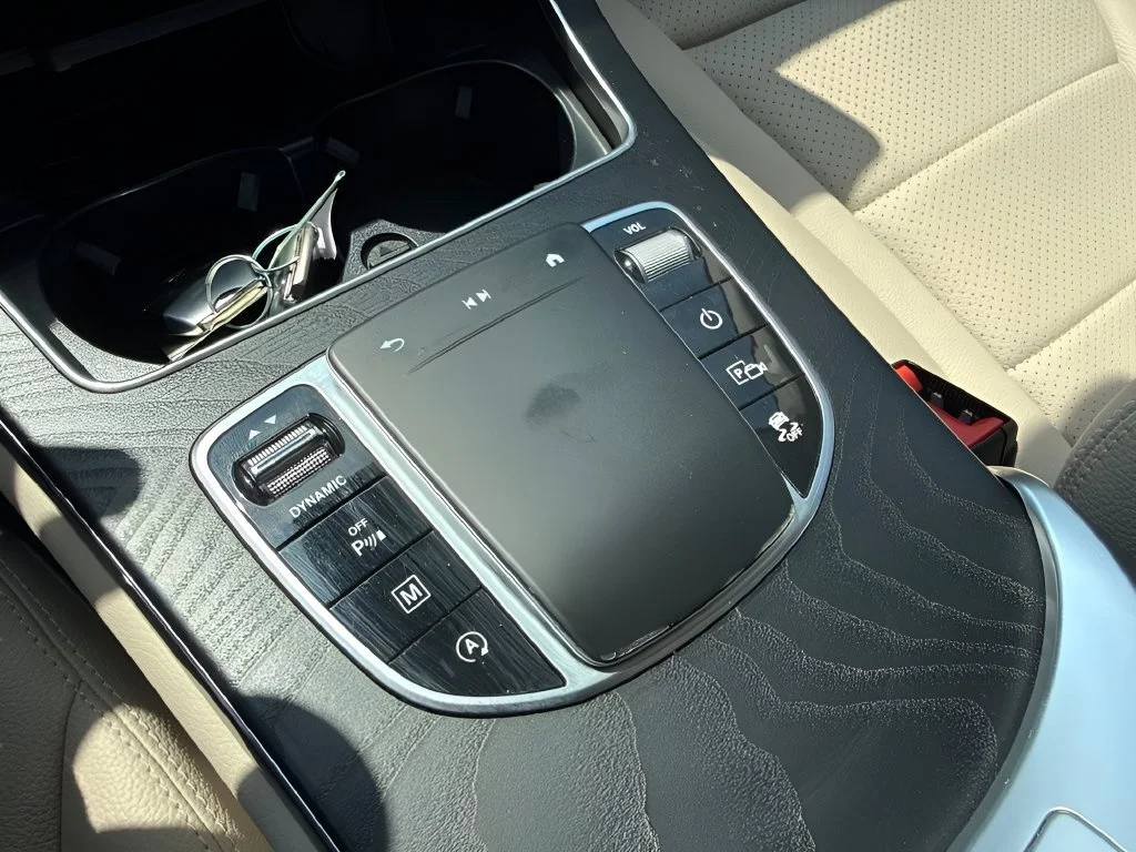 Used 2022  Mercedes-Benz GLC 300 image 25