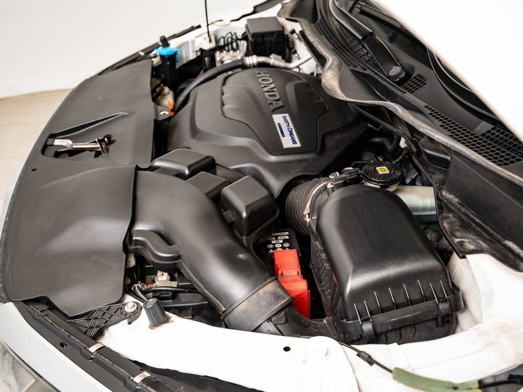 Used 2019 White Honda EX-L image 53
