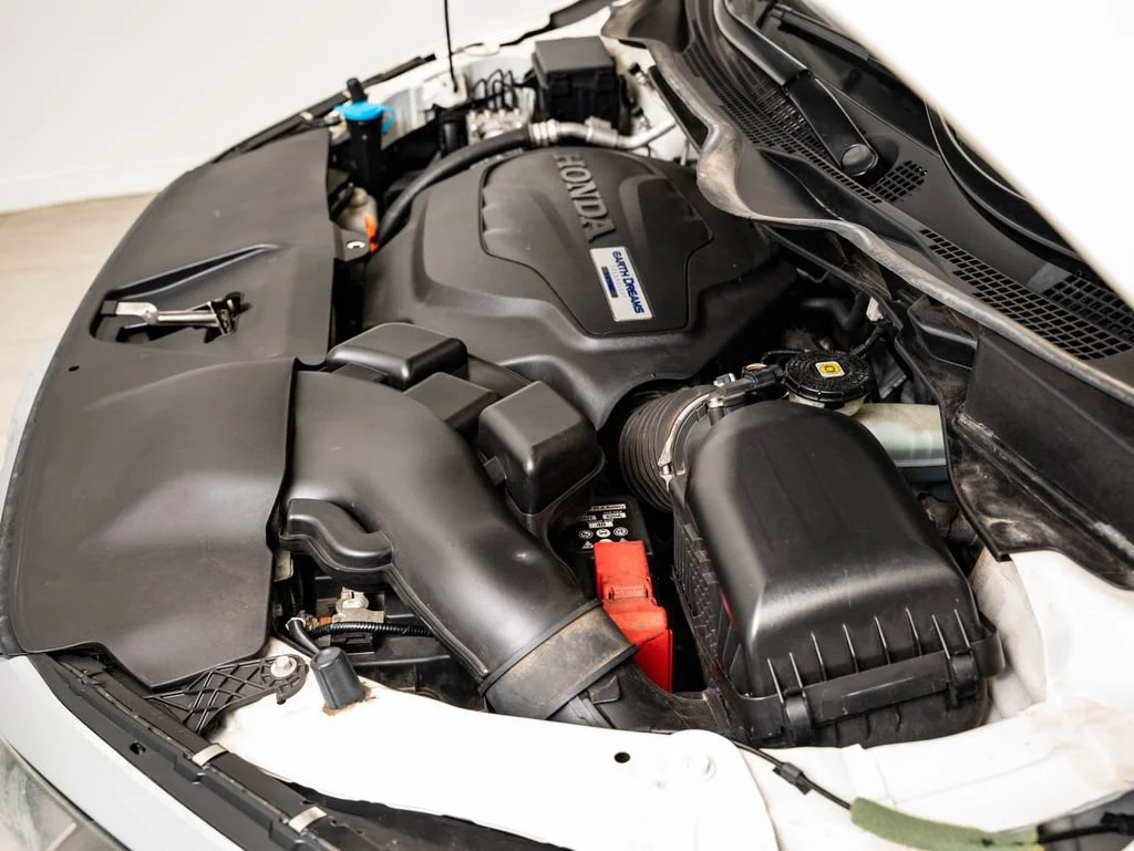 Used 2019 White Honda EX-L image 53