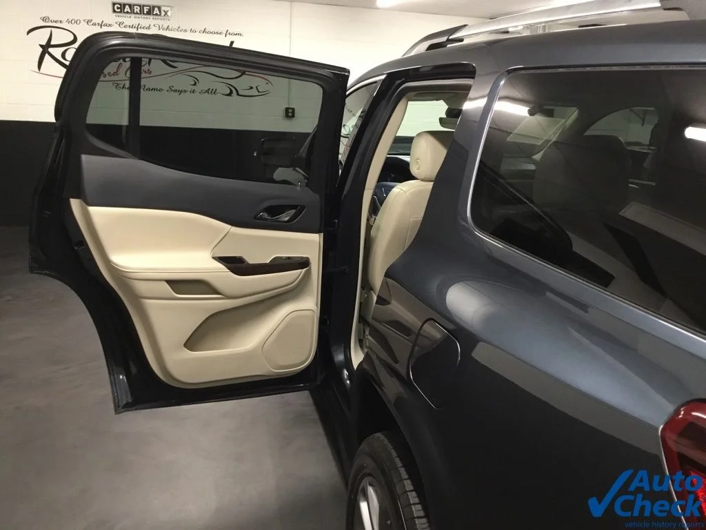 2020 GMC Acadia Denali - Photo 28