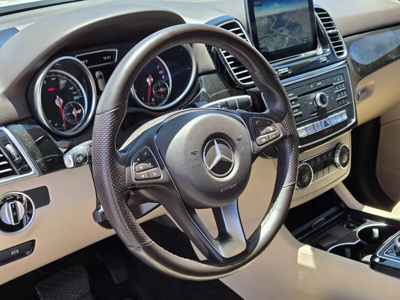 Used 2017 White Mercedes-Benz GLE 350 image 16