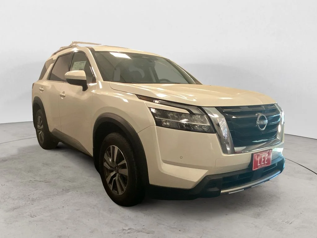 Used 2024 Pearl White Nissan SL image 8