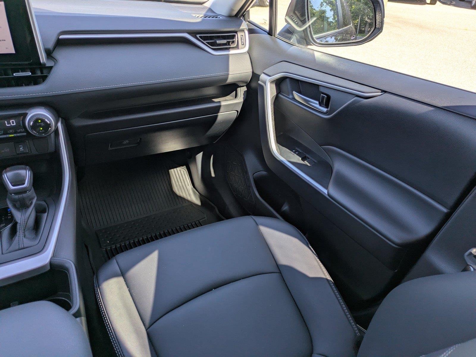 Used 2024 Blueprint Toyota Hybrid XLE Premium image 17
