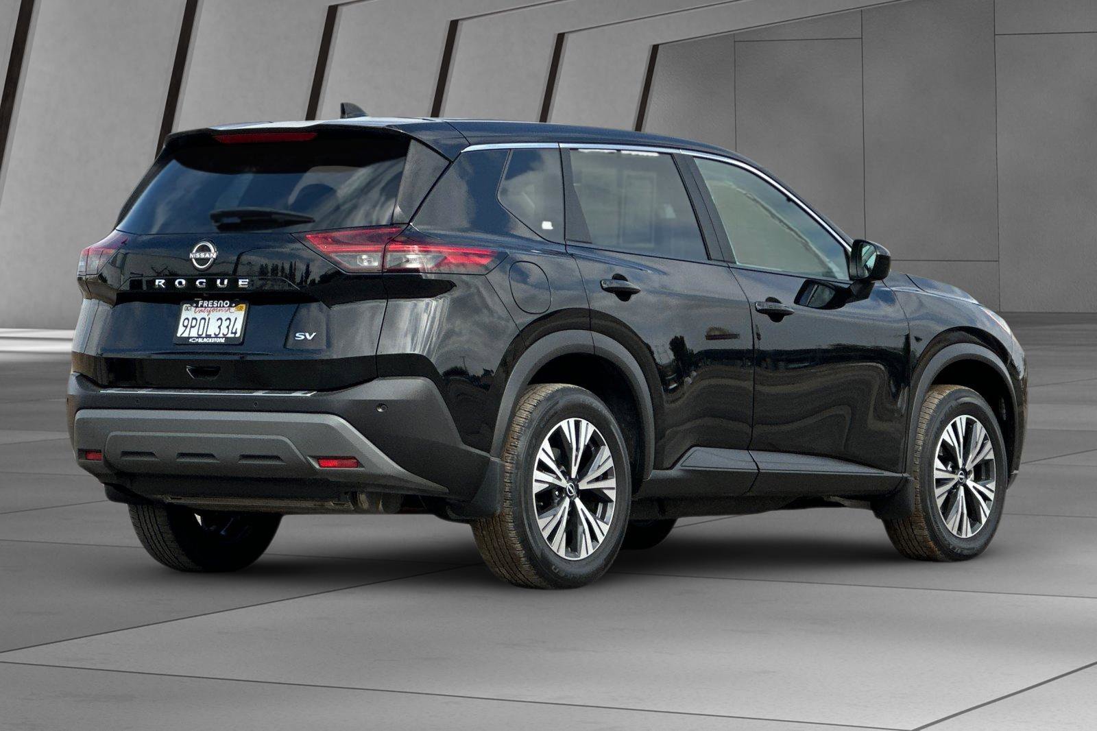 2023 Nissan Rogue SV photo 3