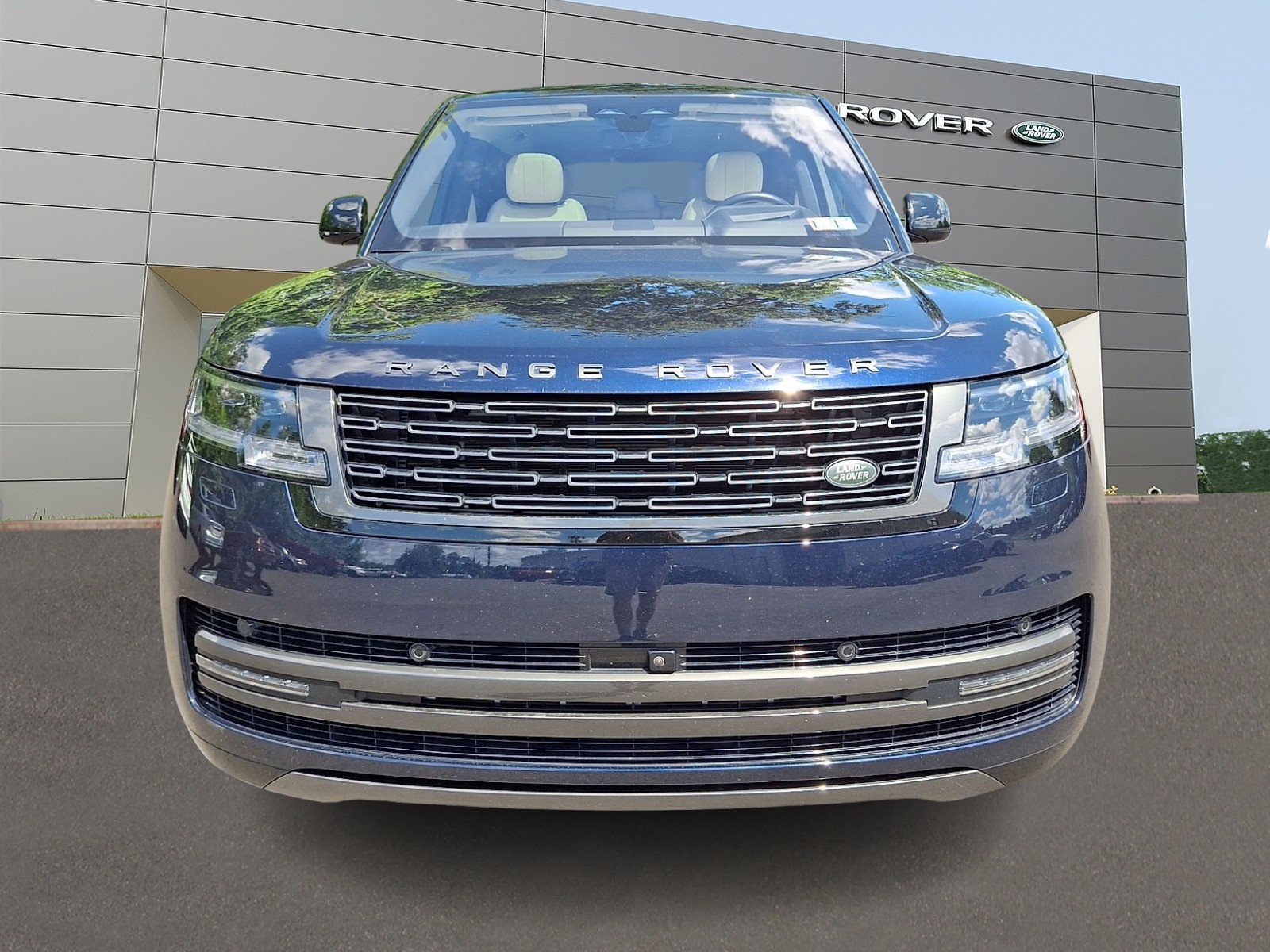 Certified Used 2023 Portofino Blue Metallic - 1DG Land Rover P400 SE image 8