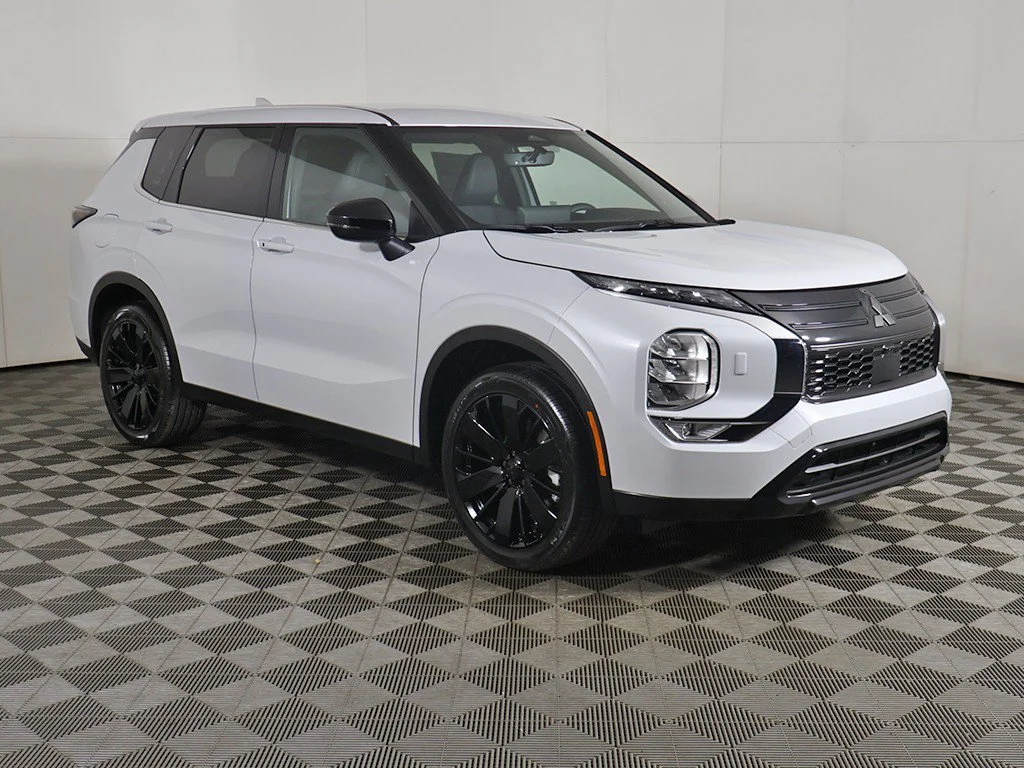 New 2027 White Mitsubishi LE image 54