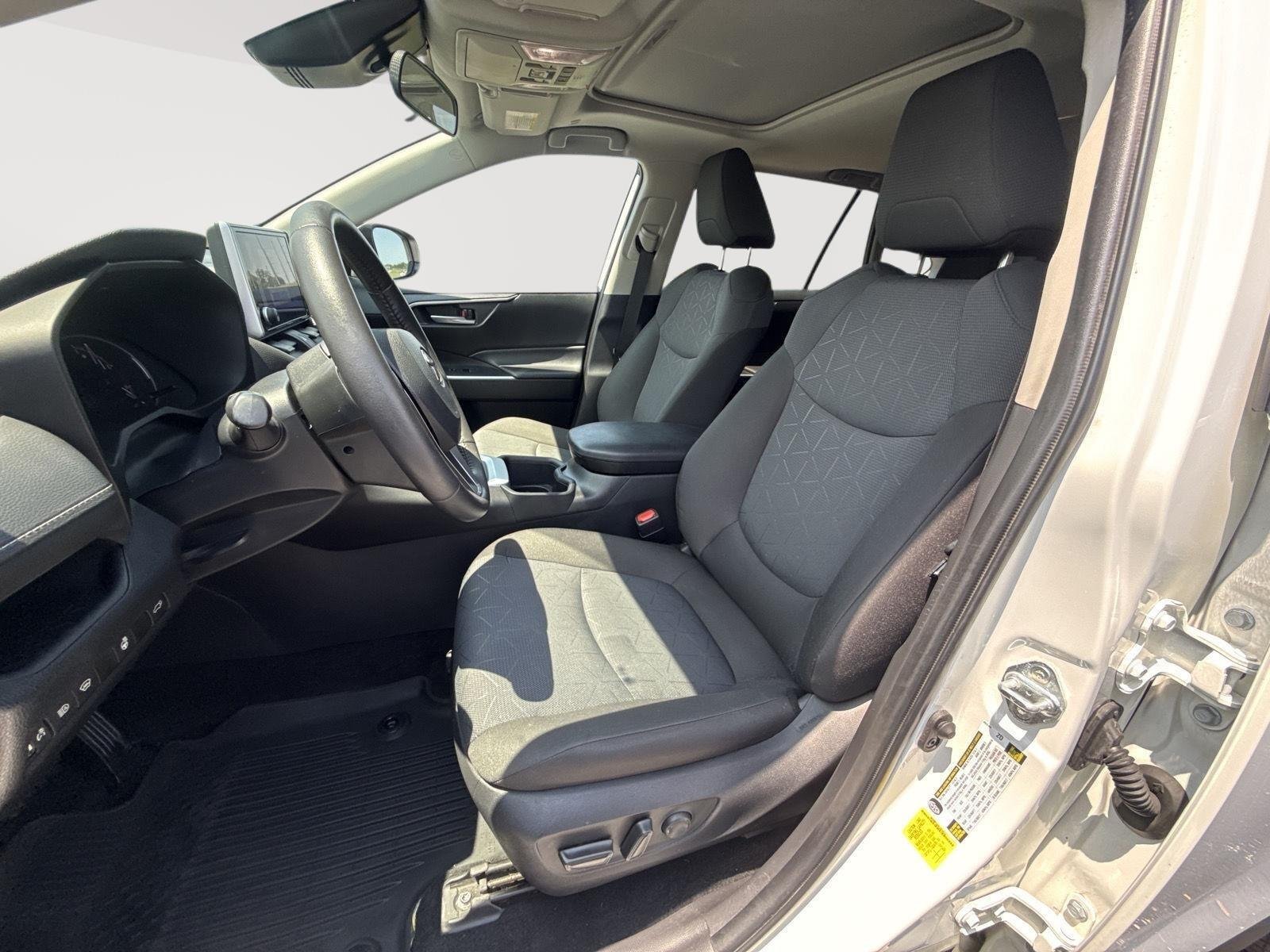 Used 2024 Ice Cap Toyota XLE image 3