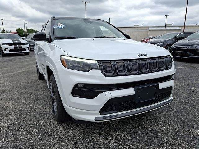 Used 2022 White Jeep Limited image 2