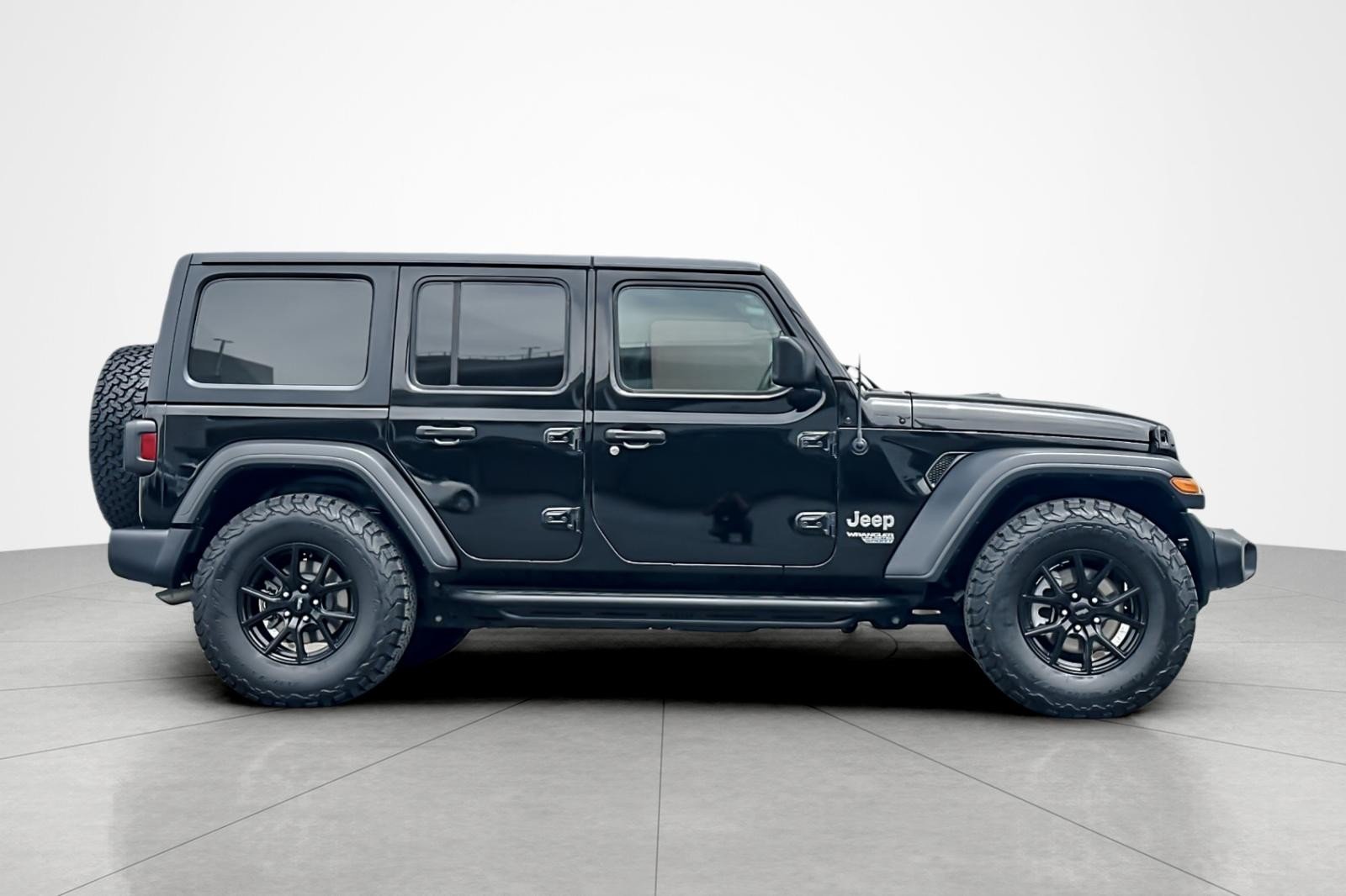 Used 2019 BLACK Jeep Sport image 6