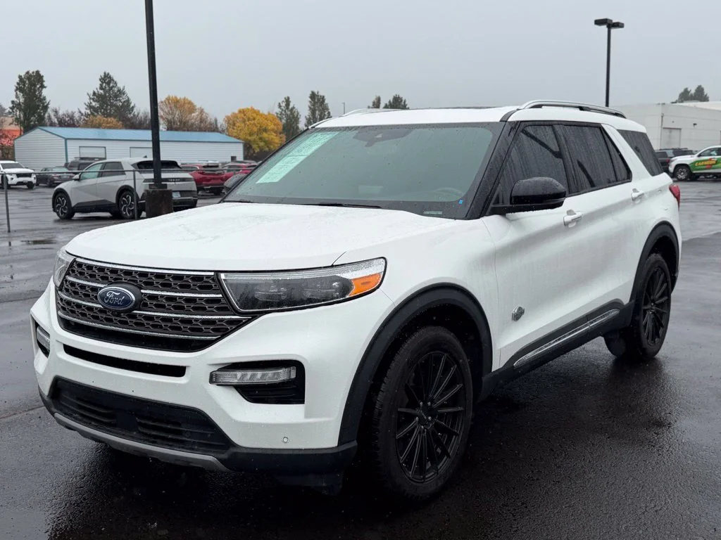 Used 2023 Star White Metallic Tri-Coat Ford King Ranch image 4