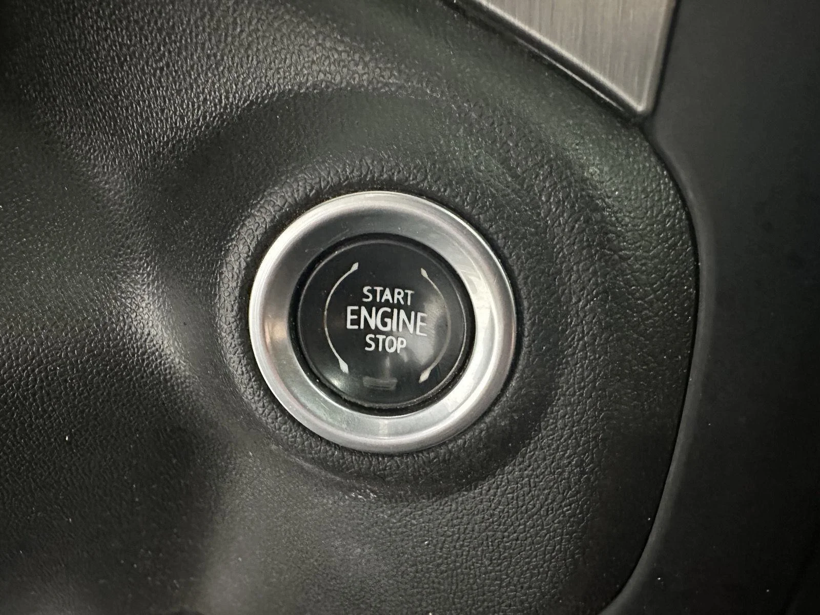 Used 2021 White Frost Tricoat GMC Denali image 16