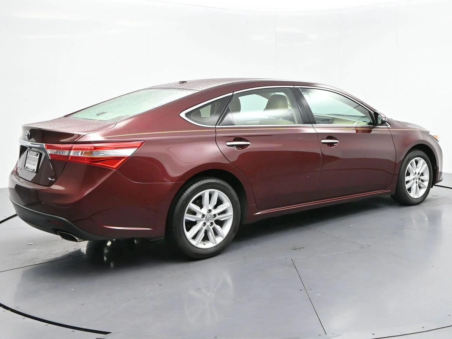 Used 2015 Ooh La La Rouge Mica Toyota XLE image 7