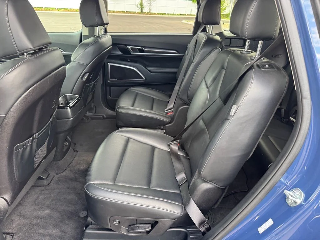 Used 2025 Black Kia S image 14