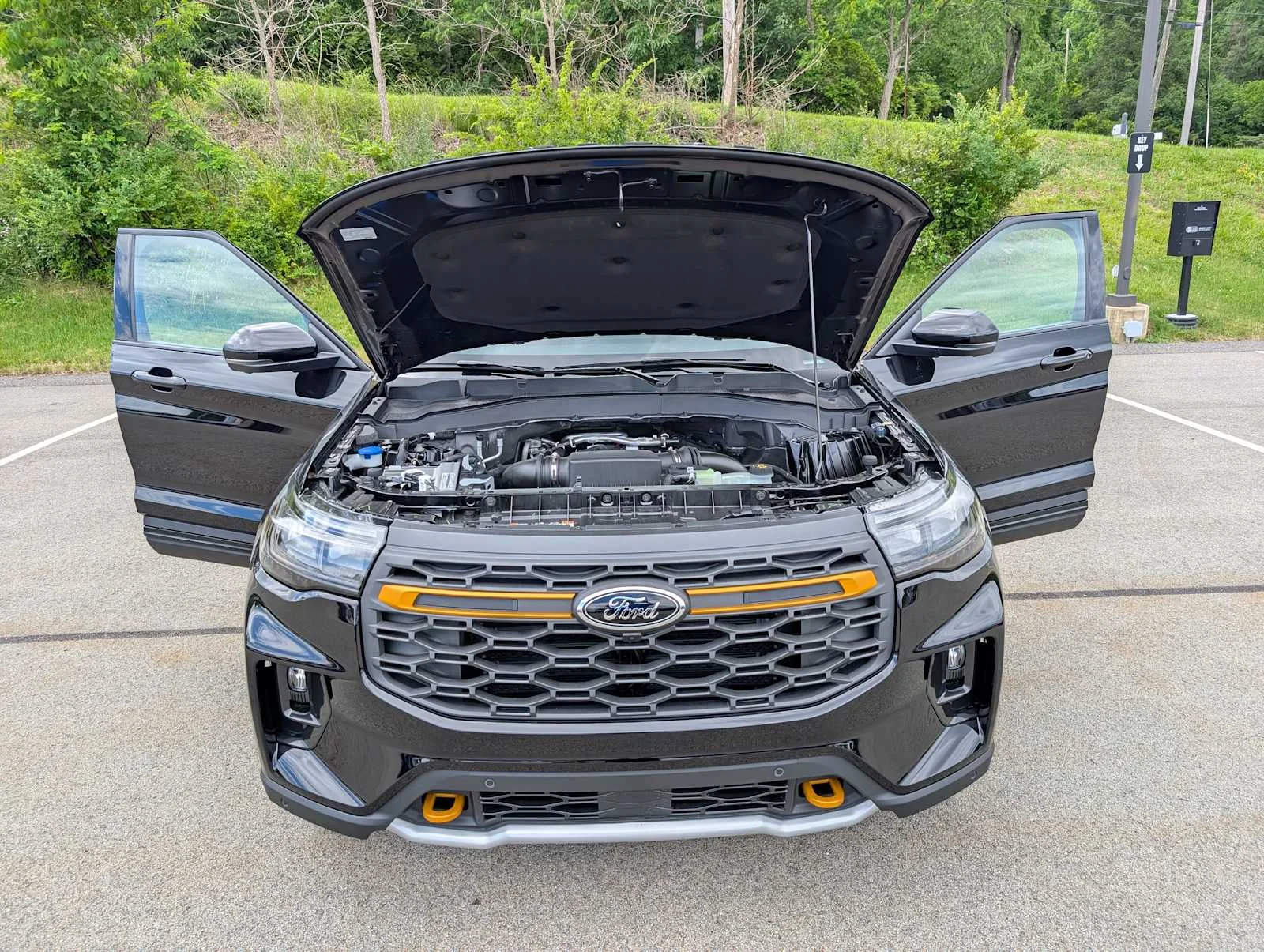 New 2026 Agate Black Metallic Ford Tremor® image 10