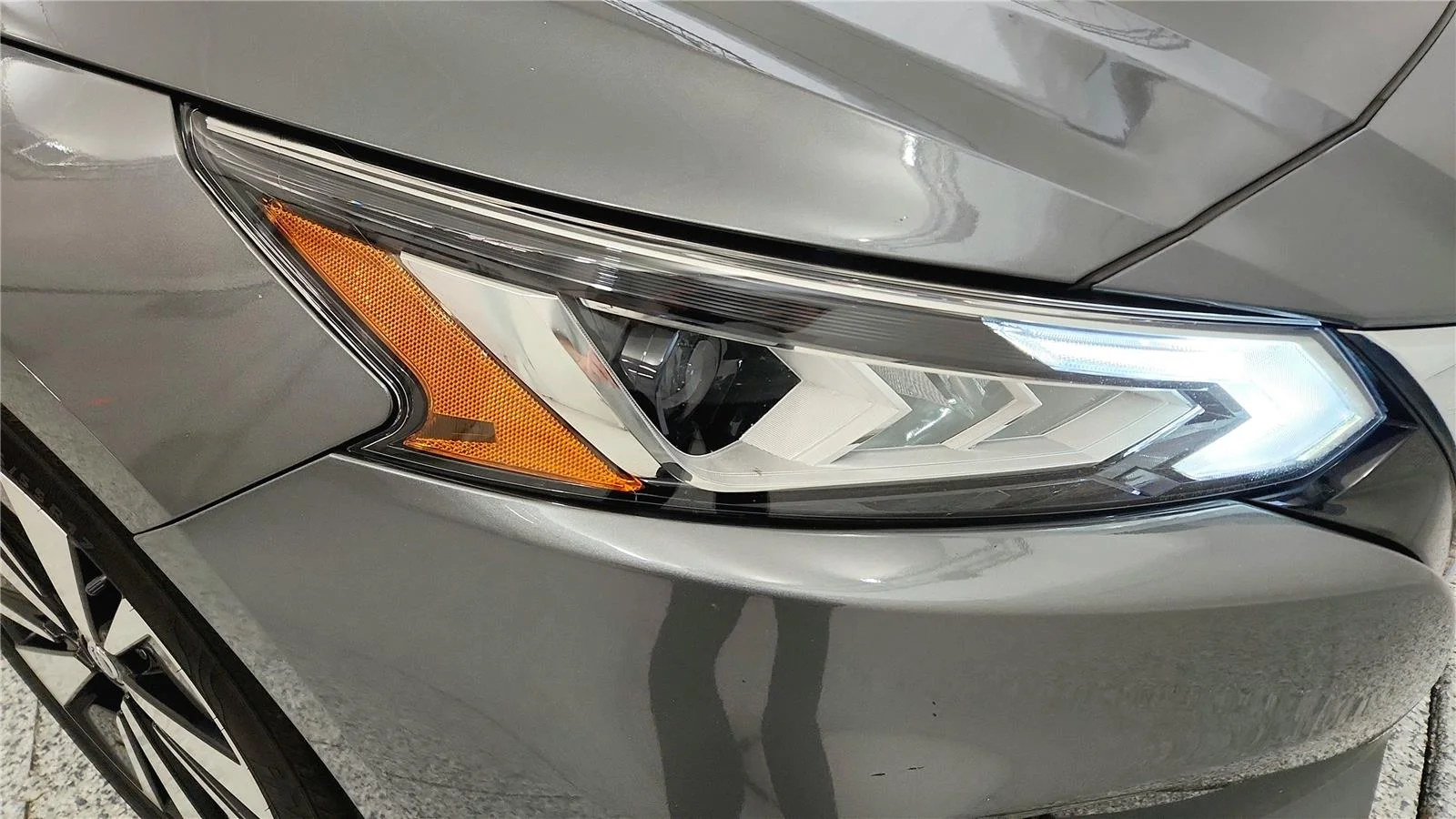Used 2022 Gun Metallic Nissan 2.5 SV image 14
