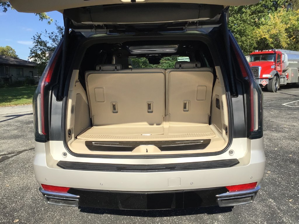 Used 2023 SANDSTONE METALLIC Cadillac 4WD Premium Luxury image 43