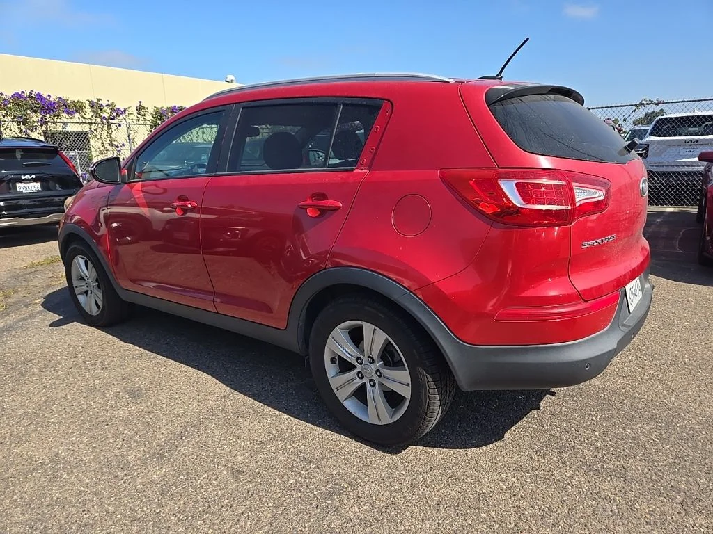 Used 2011 Red Kia LX image 6