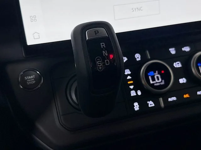New 2026 Fuji White Land Rover X-Dynamic SE image 19
