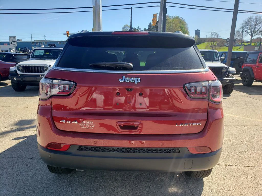 New 2026 Red Hot Pearl-Coat Exterior Paint Jeep Limited image 4