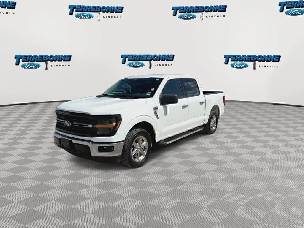 Used 2025 Oxford White Ford XLT image 4