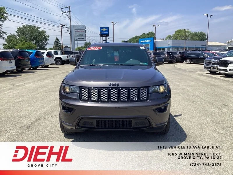 Used 2021 Gray Jeep Laredo X image 2