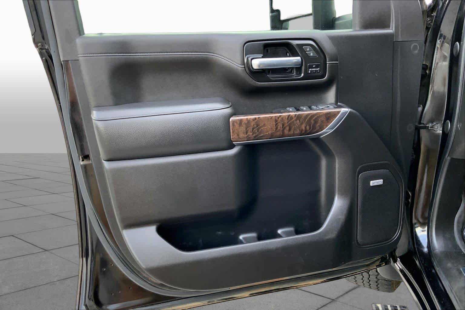 Used 2022 Ebony Twilight Metallic GMC Denali image 19