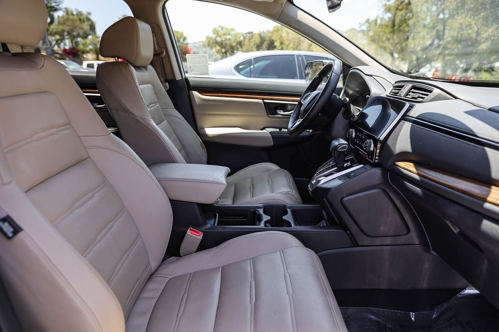 Used 2017 White Diamond Pearl Honda EX-L image 17
