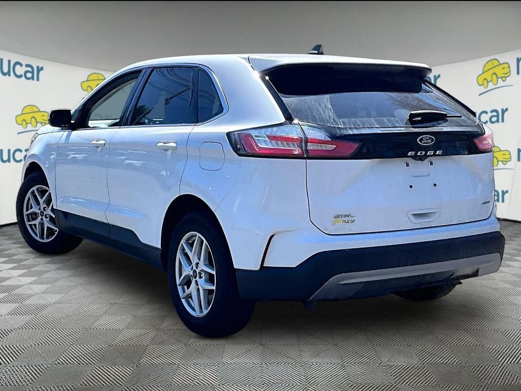 Used 2023 White Ford SEL image 4