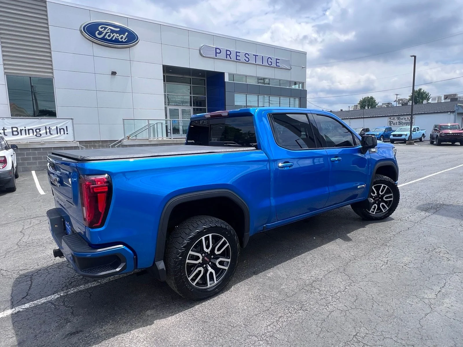 Used 2024 Blue Metallic GMC AT4 image 13