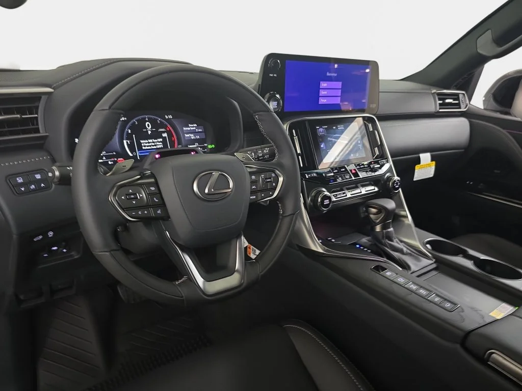 New 2026 Eminent White Pearl Lexus LUXURY image 10