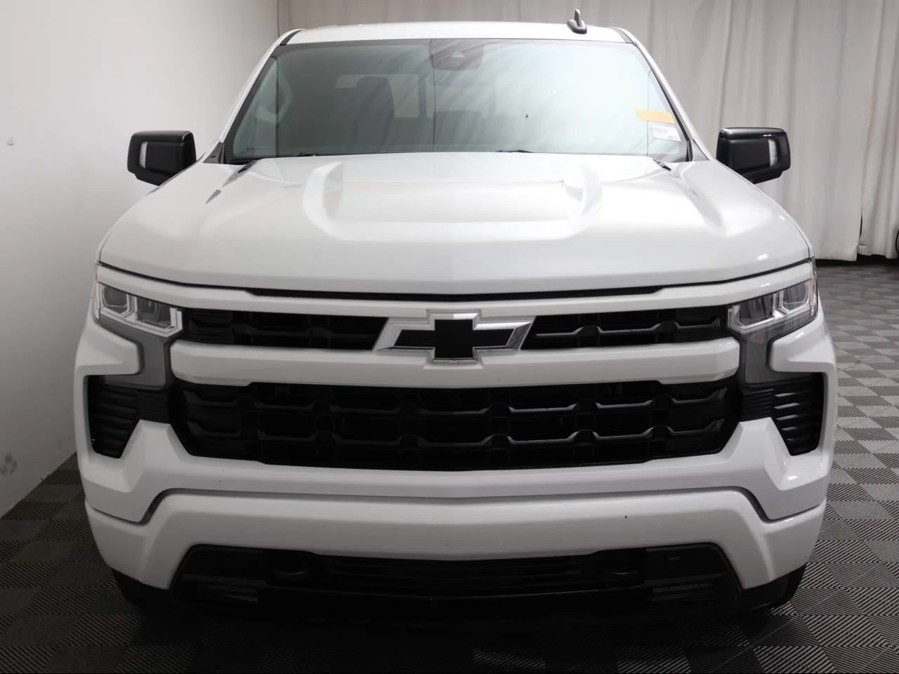 Used 2022 SUMMIT WHITE Chevrolet RST image 3