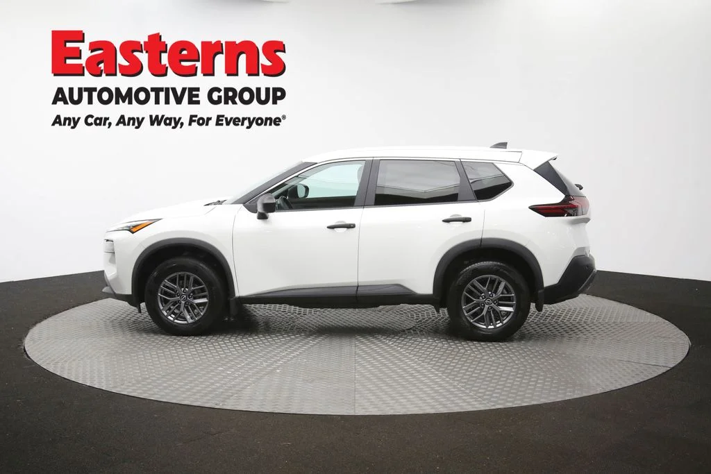 Used 2023 White Nissan S image 62