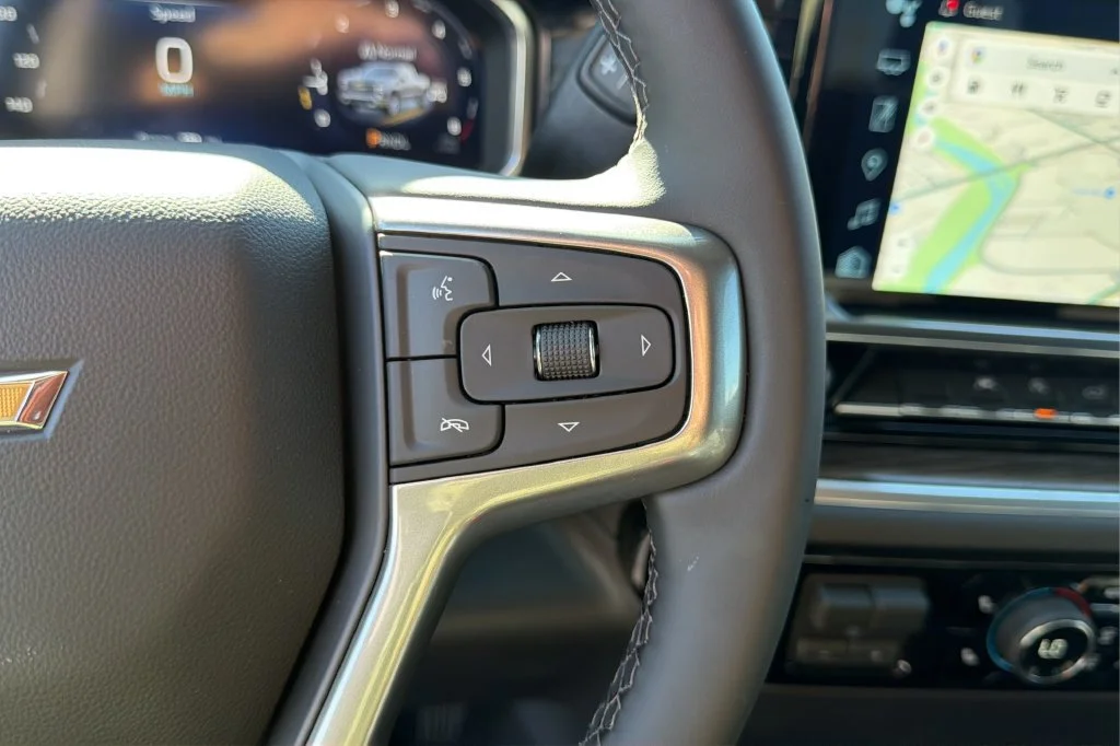 New 2026 Summit White Chevrolet LT (2FL) image 23