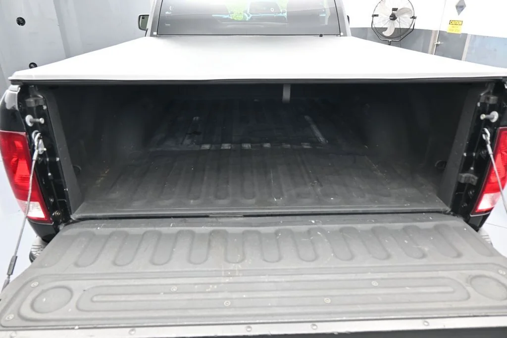 Used 2018 Brilliant Black Crystal Pearlcoat Ram Express image 35