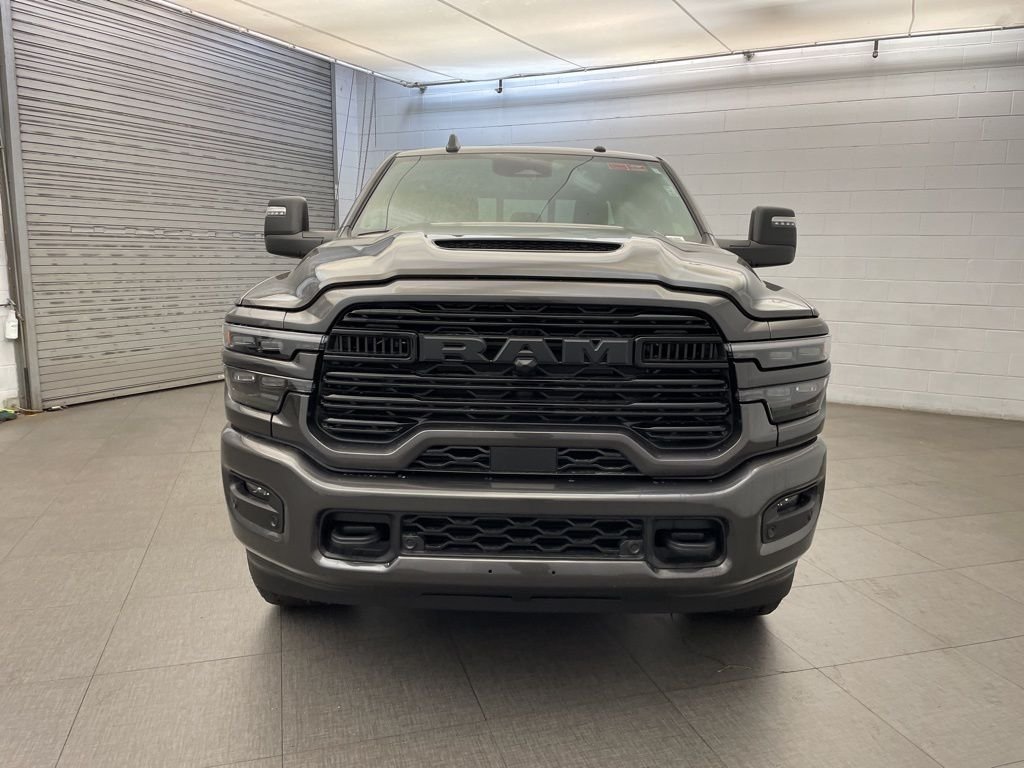 New 2026 Granite Crystal Metallic Clear-Coat Exterior Paint RAM Laramie image 9