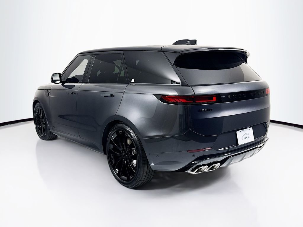 New 2026 Carpathian Grey Land Rover Dynamic SE image 7