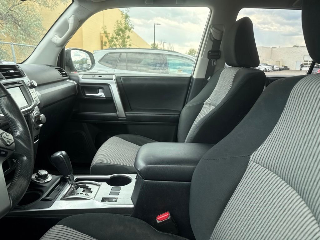 Used 2017 Classic Silver Metallic Toyota SR5 image 3