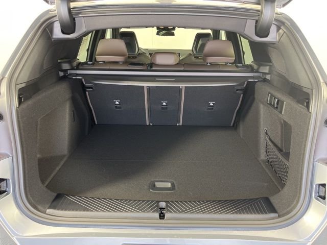Used 2025 Skyscraper Grey Metallic BMW 30 xDrive image 3